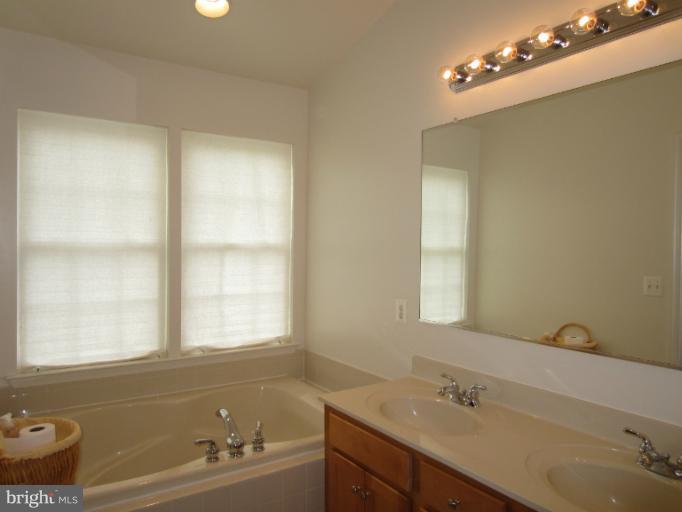 802 Mericrest Way Odenton, MD 21113 - Photo 17 of 30 Bath (Master)