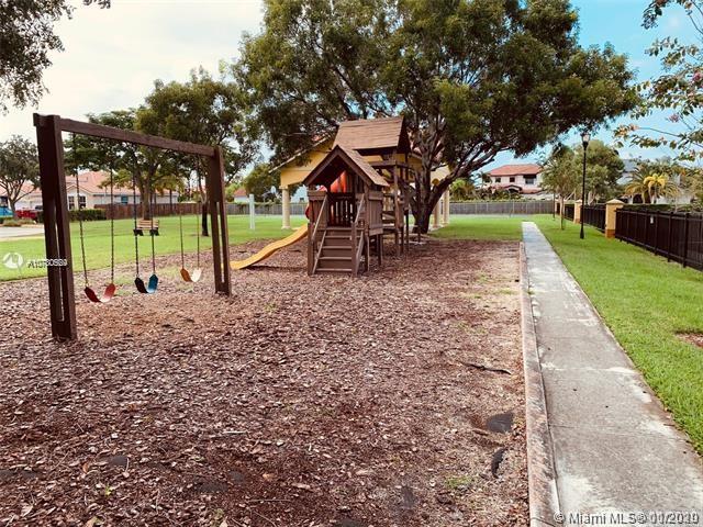 6341 Southwest 157th Place Miami, FL 33193 - Photo 15 of 16