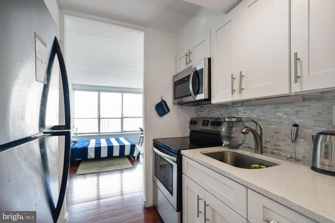 224 West Rittenhouse Square, Unit 1415B Philadelphia, PA 19103 - Photo 7 of 15 Gallery Image 7