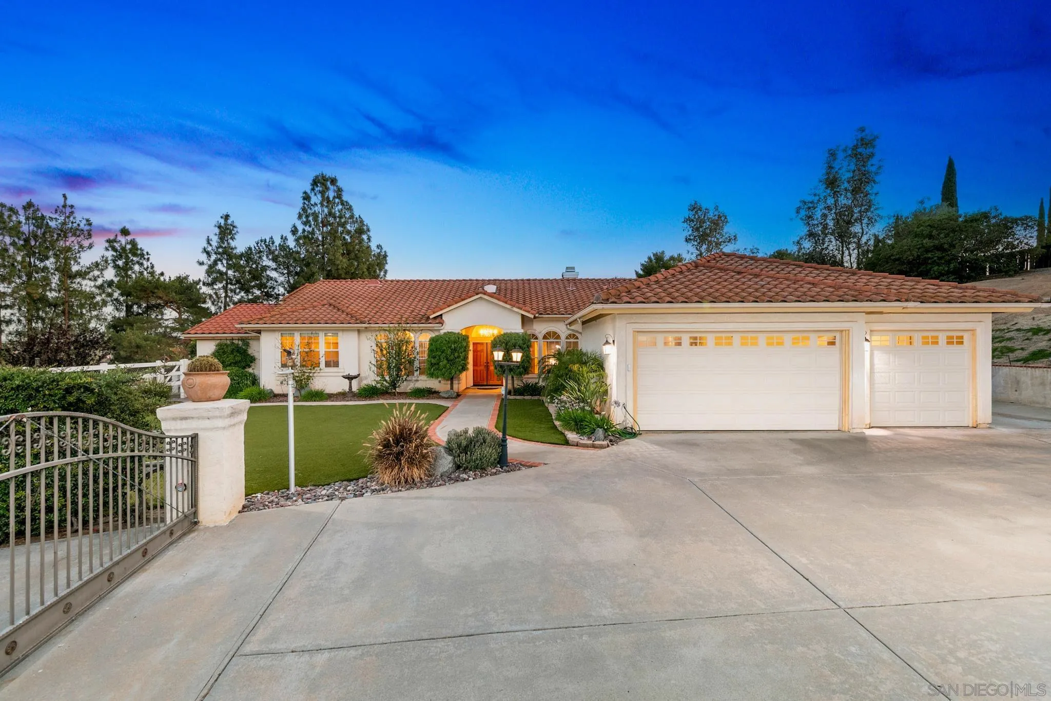 2389 Victoria Circle Alpine, CA 91901 - Photo 2 of 50