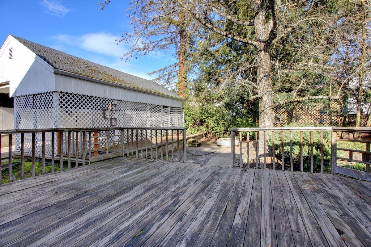 2011 Westerlund Drive Medford, OR 97504 - Photo 15 of 22 Additional Photo