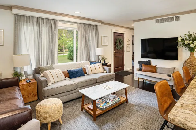 $1,175,000 | 10510 Kissman Drive, Union Pier, MI 49129