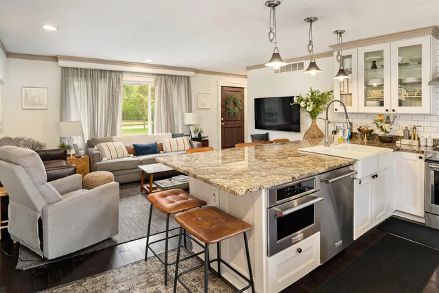 $1,175,000 | 10510 Kissman Drive, Union Pier, MI 49129