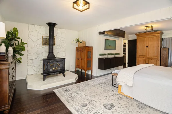 $999,999 | 10510 Kissman Drive, Union Pier, MI 49129