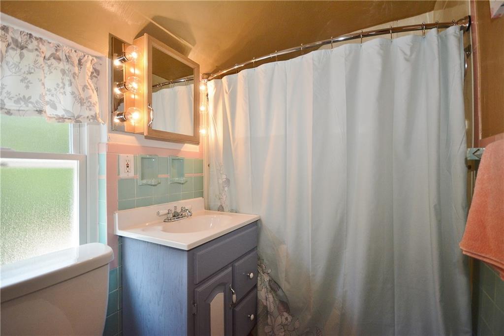 744 Highview Road Pittsburgh, PA 15234 - Photo 12 of 24