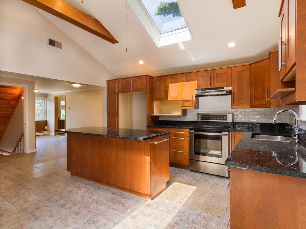 1396 Trapelo Road Waltham, MA 02451 - Photo 4 of 15