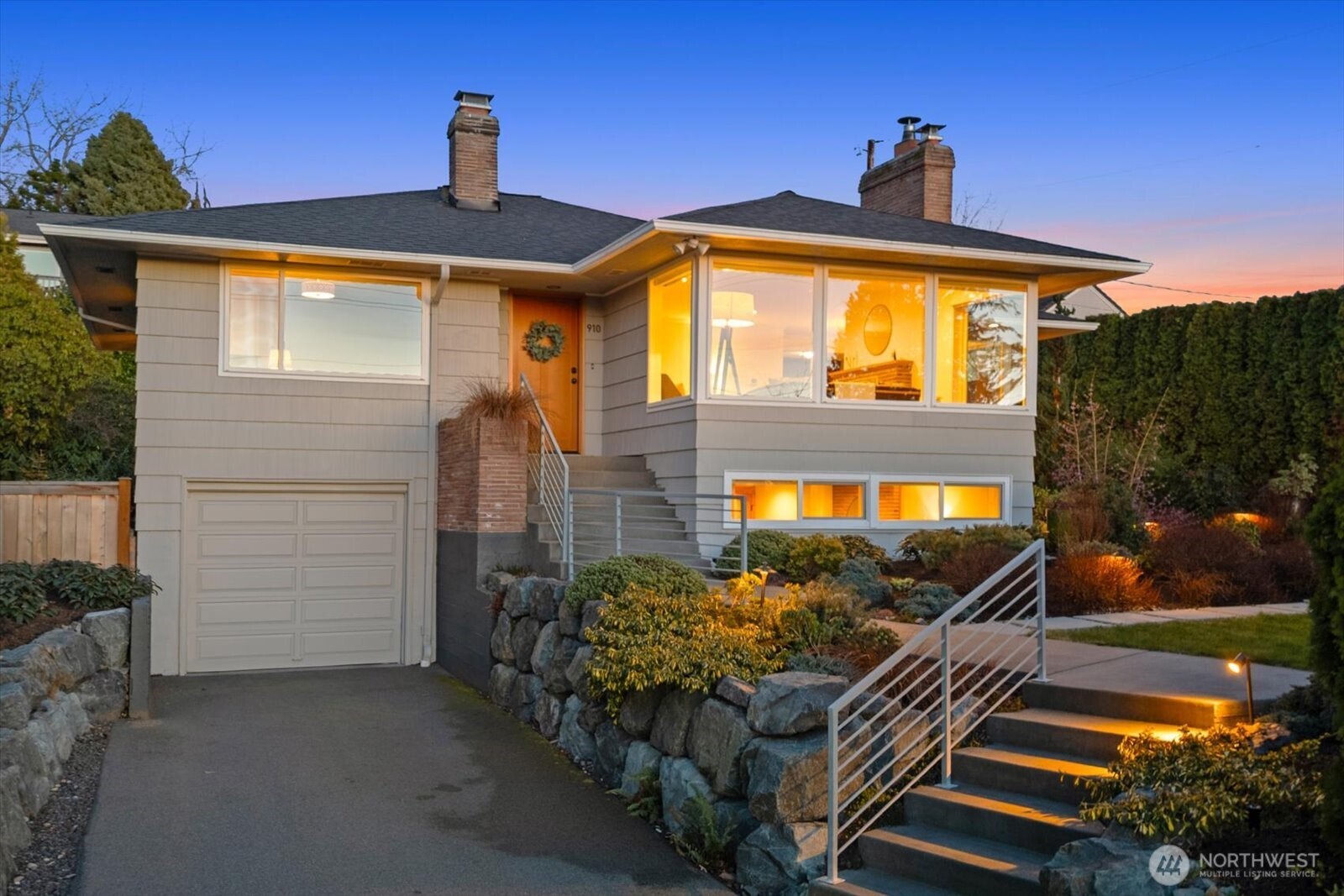 910 9th Avenue North Edmonds, WA 98020 - Photo 4 of 39