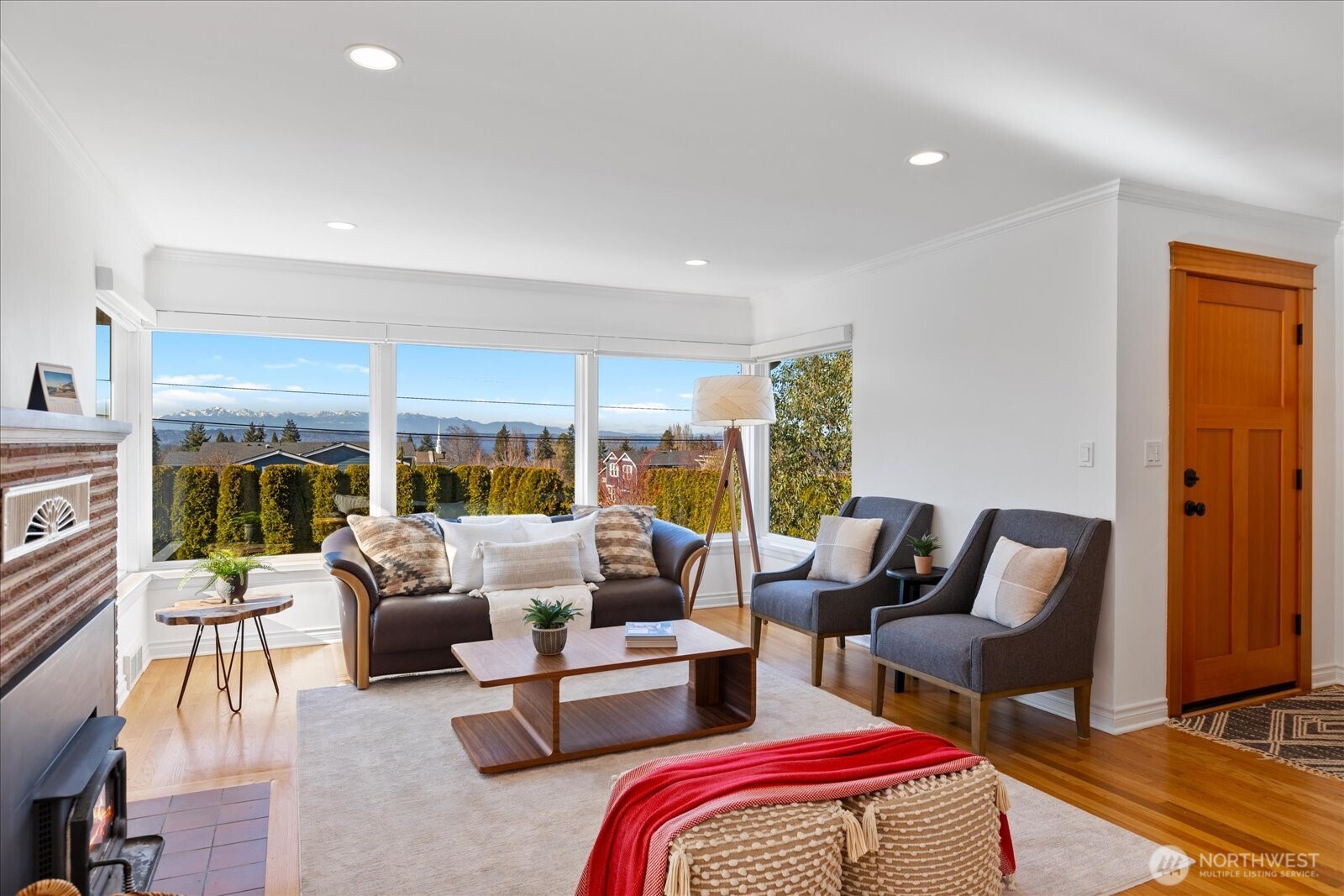 910 9th Avenue North Edmonds, WA 98020 - Photo 7 of 39