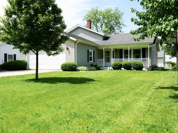 $298,000 | 510 Dunbar Street, Beecher, IL 60401