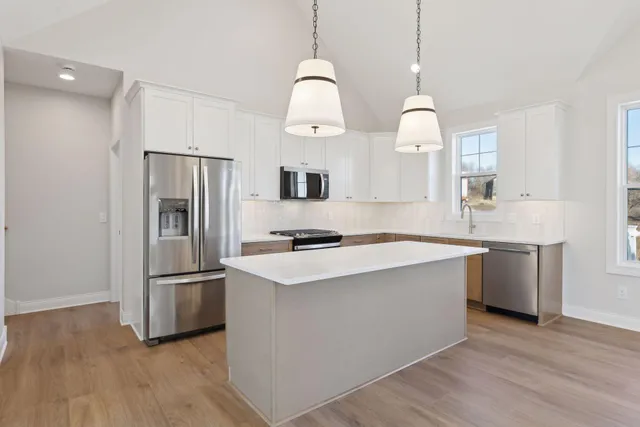 $575,000 | 610 Field Point Street, Roberts, WI 54023