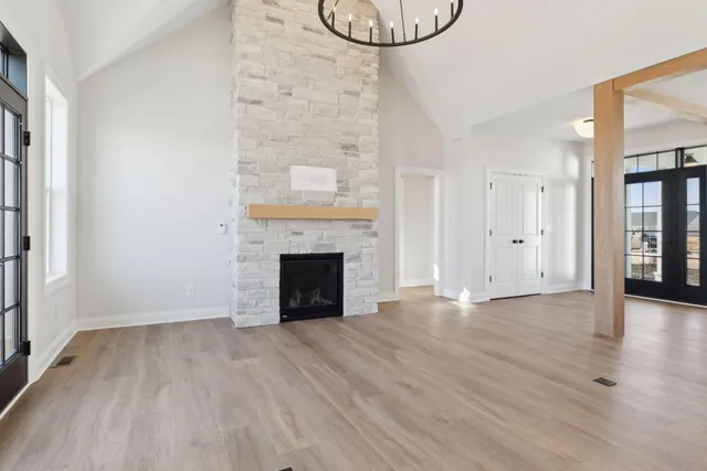 $575,000 | 610 Field Point Street, Roberts, WI 54023