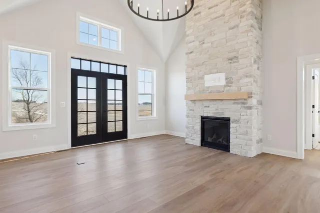 $575,000 | 610 Field Point Street, Roberts, WI 54023