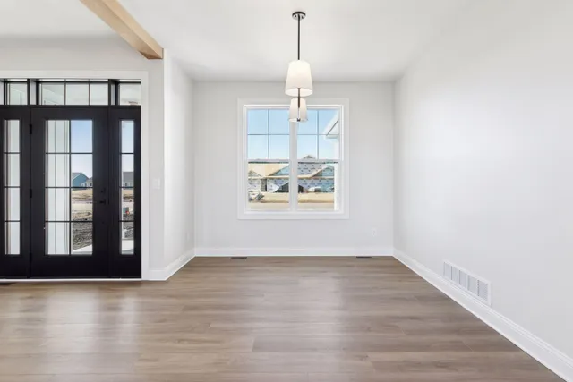 $575,000 | 610 Field Point Street, Roberts, WI 54023