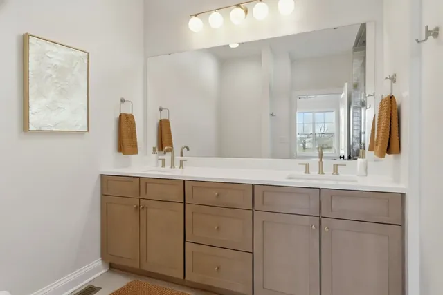 $575,000 | 610 Field Point Street, Roberts, WI 54023