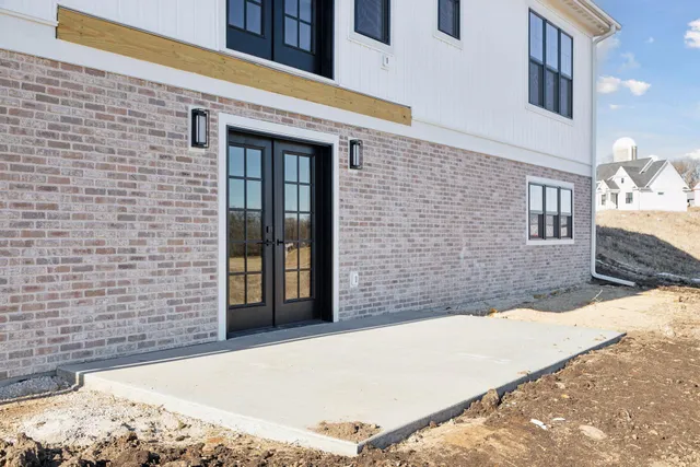 $575,000 | 610 Field Point Street, Roberts, WI 54023