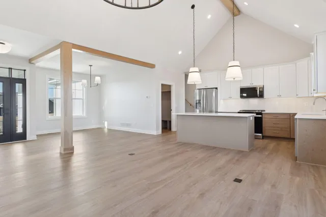 $575,000 | 610 Field Point Street, Roberts, WI 54023