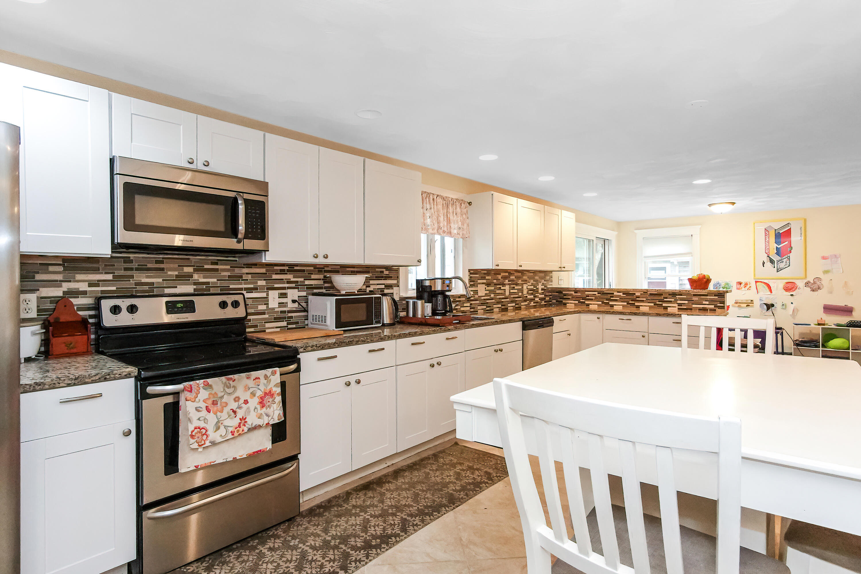 37 Wenonah Road Buzzards Bay, MA 02532 - Photo 7 of 38 37WenonahRdWarehamMA02538-024