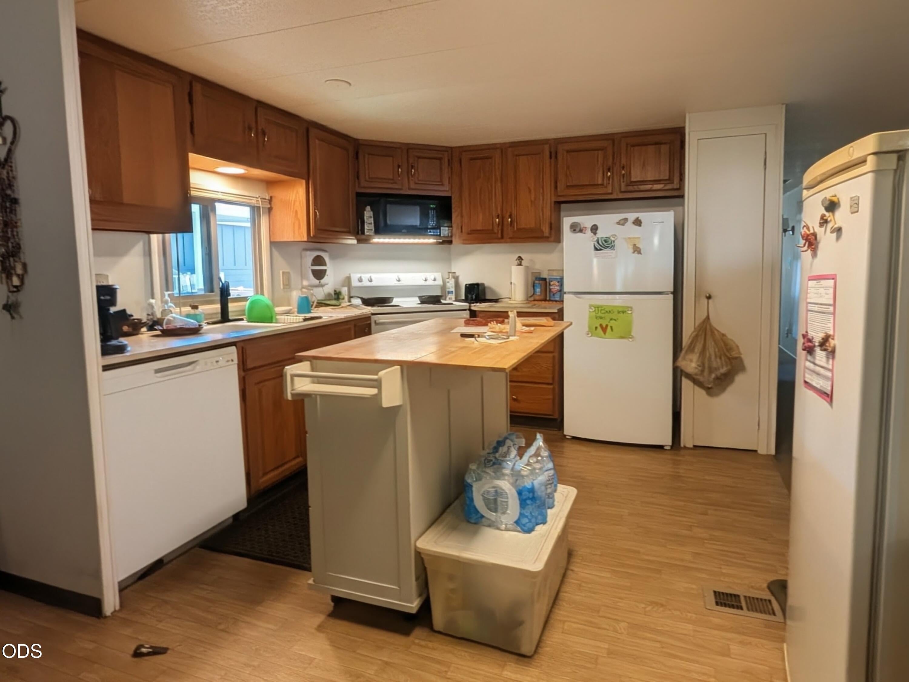 1475 Green Acres Road, Unit SPC 123 Eugene, OR 97408 - Photo 6 of 15 Gallery Image 6