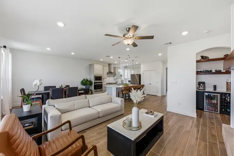 $595,000 | 6700 Cliff Rose Drive, Spicewood, TX 78669