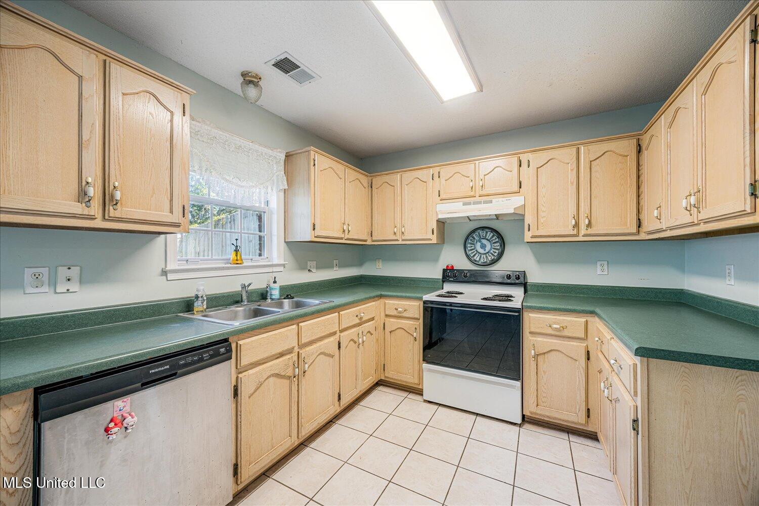 680 Timber Cove Hernando, MS 38632 - Photo 9 of 26 09-08-2576285sj-680 Timber Cove