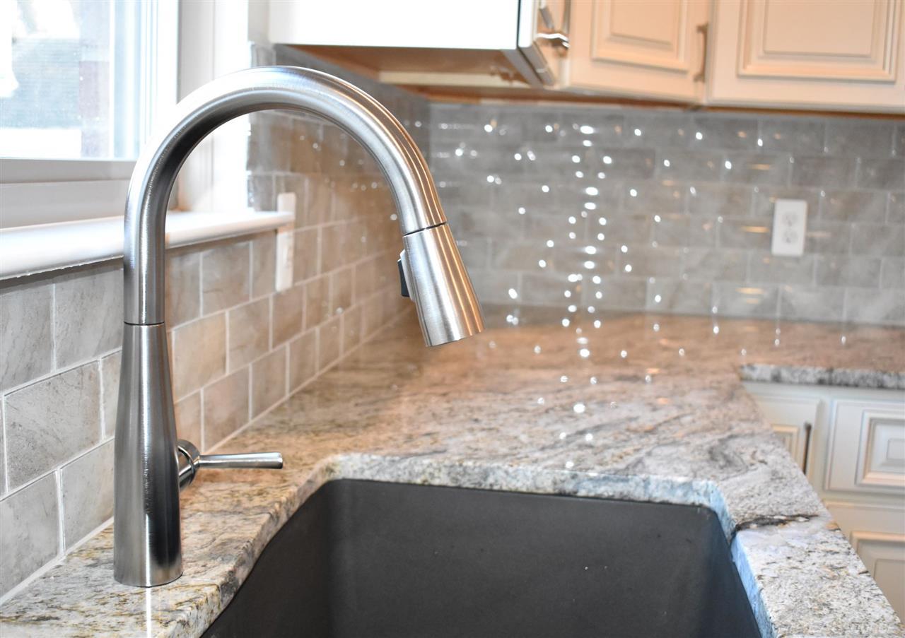 54750 Ridge Road New Baltimore, MI 48047 - Photo 8 of 25 31364455-7.JPG