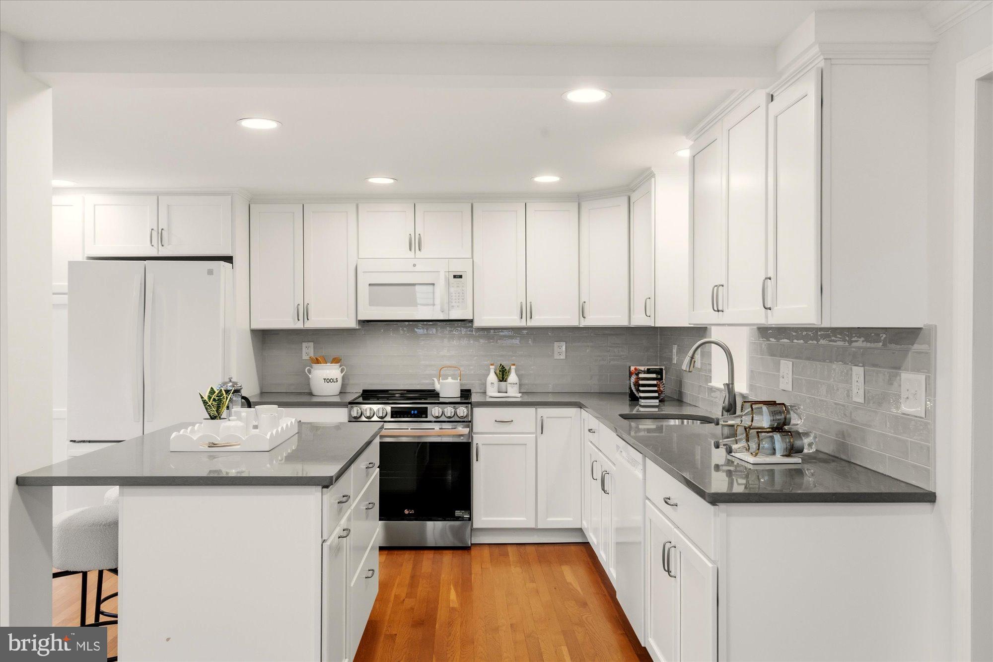 2700 Cameron Mills Road Alexandria, VA 22302 - Photo 12 of 43 Gallery Image 12