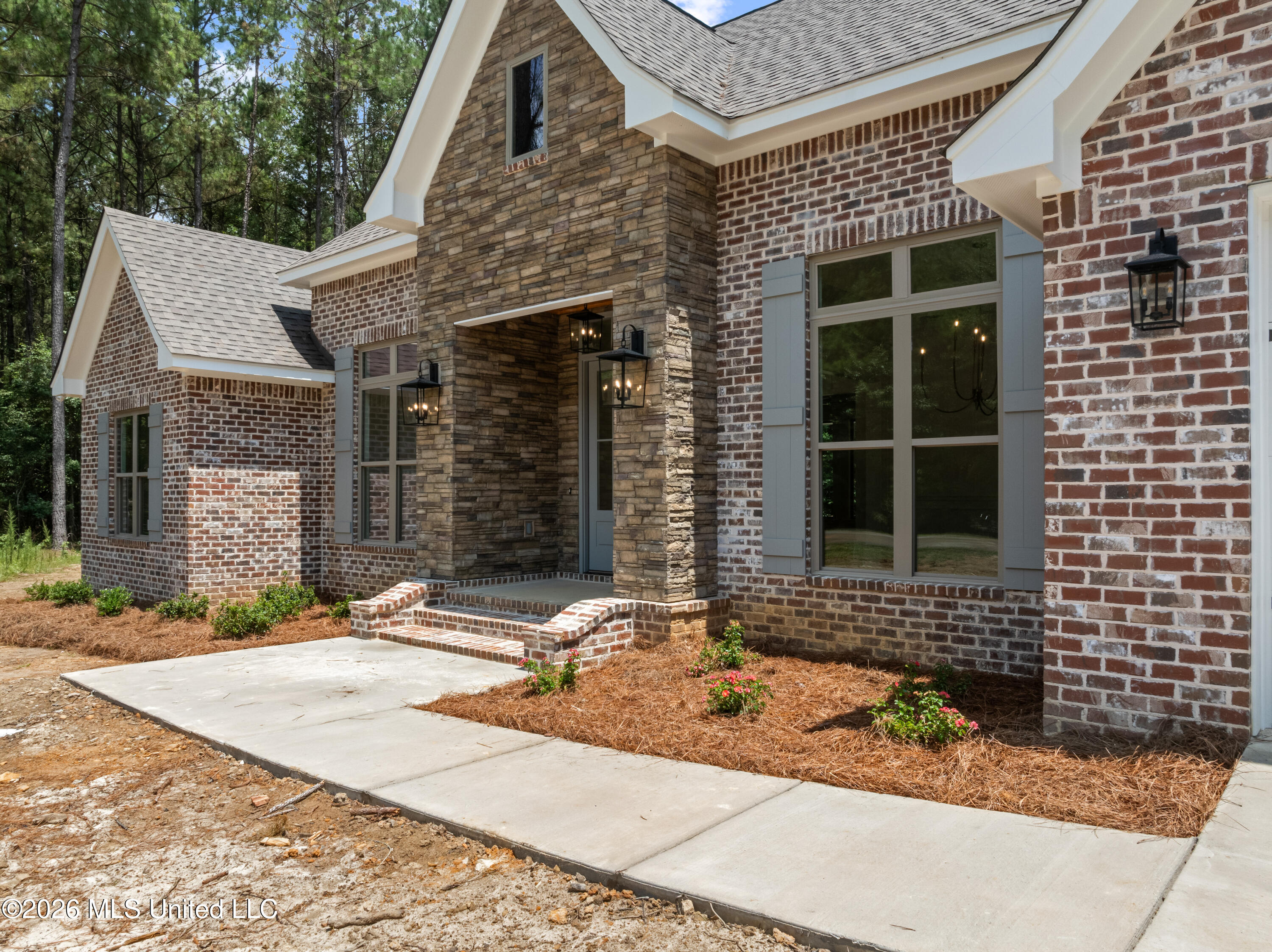 6 Shadow Ridge Drive Laurel, MS 39443 - Photo 2 of 44 6_Shadow_Ridge_Dr-5