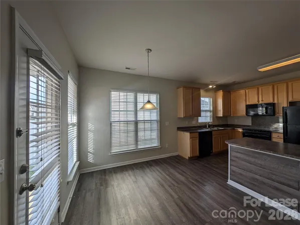 $1,900 | 184 Gresham Lane, Mooresville, NC 28117