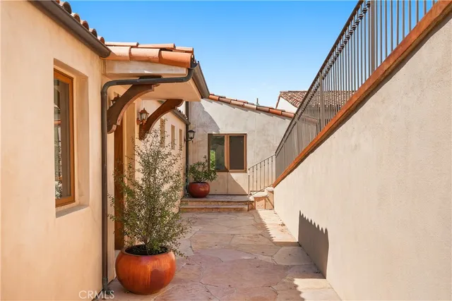 $6,195,000 | 2516 Temple Hills Drive, Laguna Beach, CA 92651