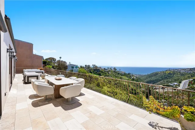 $6,195,000 | 2516 Temple Hills Drive, Laguna Beach, CA 92651