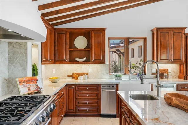 $6,195,000 | 2516 Temple Hills Drive, Laguna Beach, CA 92651