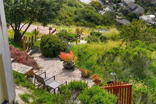 $6,195,000 | 2516 Temple Hills Drive, Laguna Beach, CA 92651
