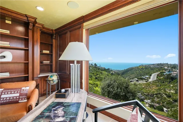 $6,195,000 | 2516 Temple Hills Drive, Laguna Beach, CA 92651