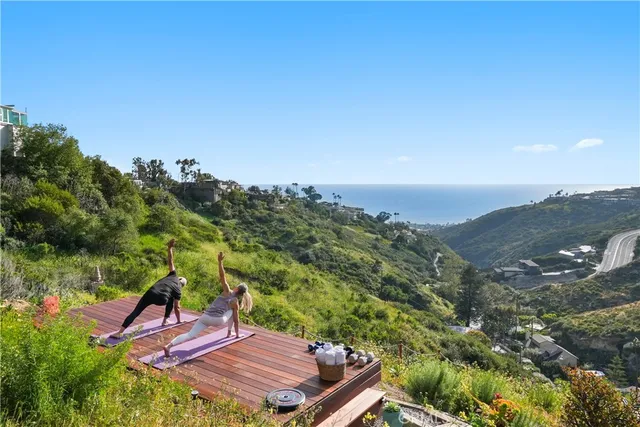 $6,195,000 | 2516 Temple Hills Drive, Laguna Beach, CA 92651
