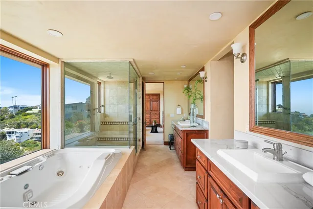 $6,195,000 | 2516 Temple Hills Drive, Laguna Beach, CA 92651