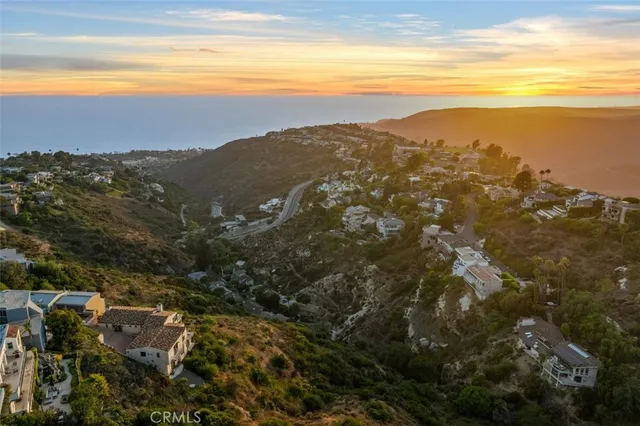 $6,195,000 | 2516 Temple Hills Drive, Laguna Beach, CA 92651