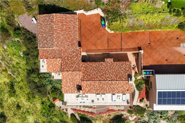 $6,195,000 | 2516 Temple Hills Drive, Laguna Beach, CA 92651