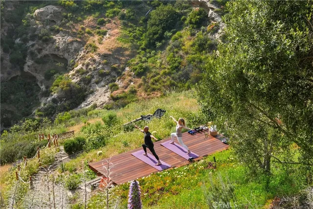 $6,195,000 | 2516 Temple Hills Drive, Laguna Beach, CA 92651