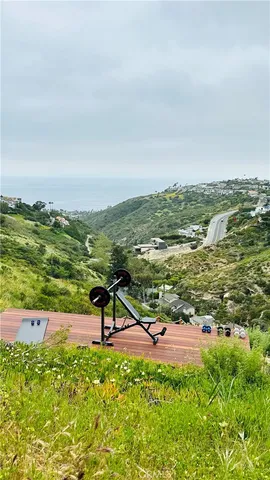 $6,195,000 | 2516 Temple Hills Drive, Laguna Beach, CA 92651