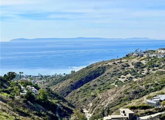 $6,195,000 | 2516 Temple Hills Drive, Laguna Beach, CA 92651