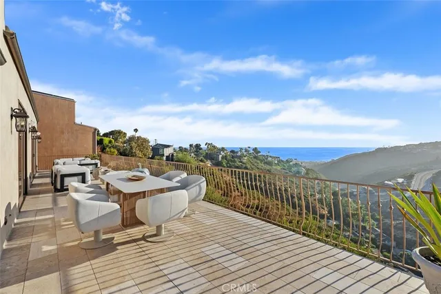 $6,195,000 | 2516 Temple Hills Drive, Laguna Beach, CA 92651
