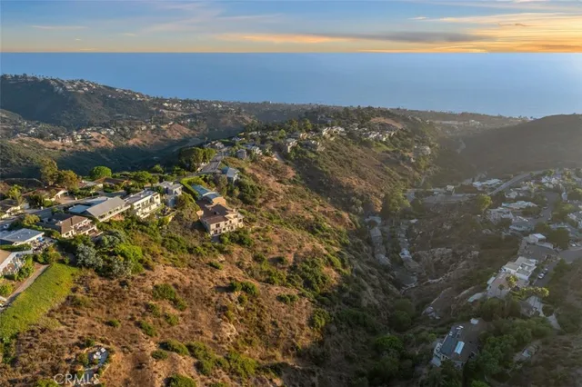 $6,195,000 | 2516 Temple Hills Drive, Laguna Beach, CA 92651