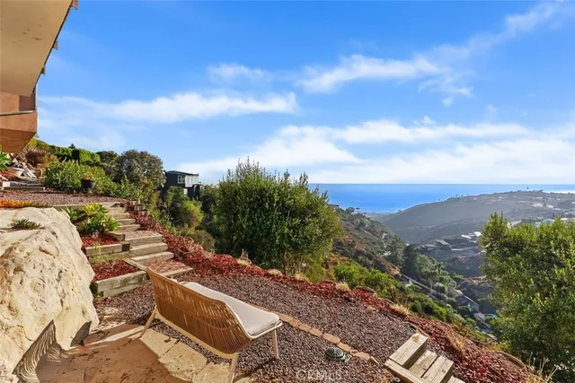 $6,195,000 | 2516 Temple Hills Drive, Laguna Beach, CA 92651
