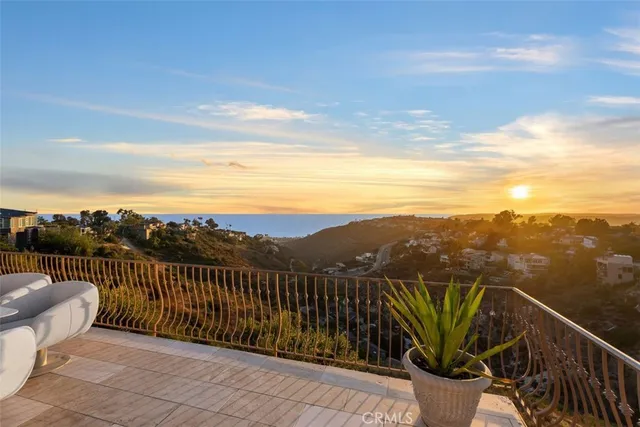 $6,195,000 | 2516 Temple Hills Drive, Laguna Beach, CA 92651