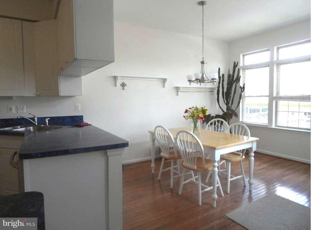 2528 Five Shillings Road Frederick, MD 21701 - Photo 10 of 24 Bright breakfast room!