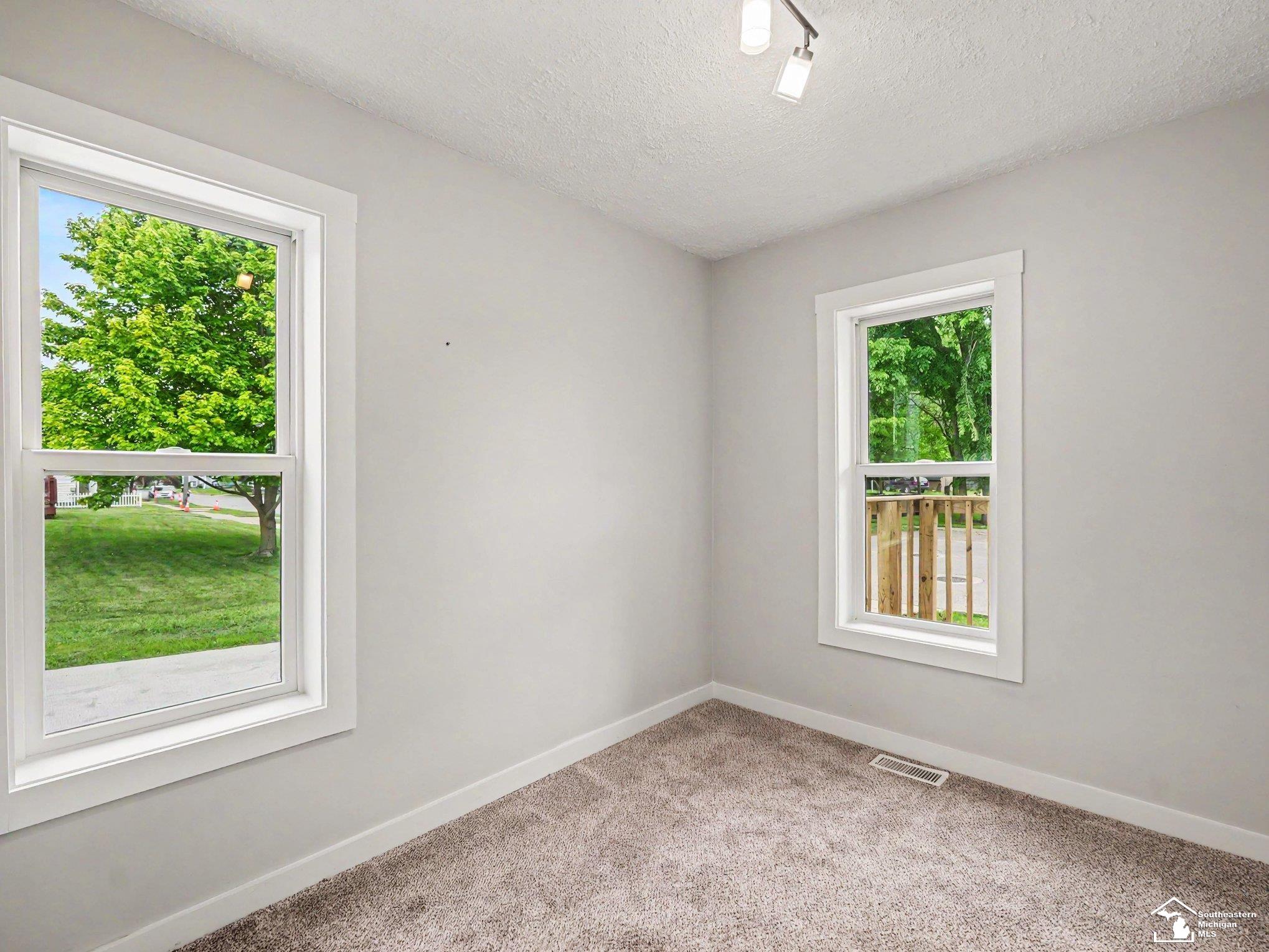 396 Wabash Road Milan, MI 48160 - Photo 16 of 27 50209849-56634593-f2f2-4f7d-a75d-6f785f83ab04.JPG