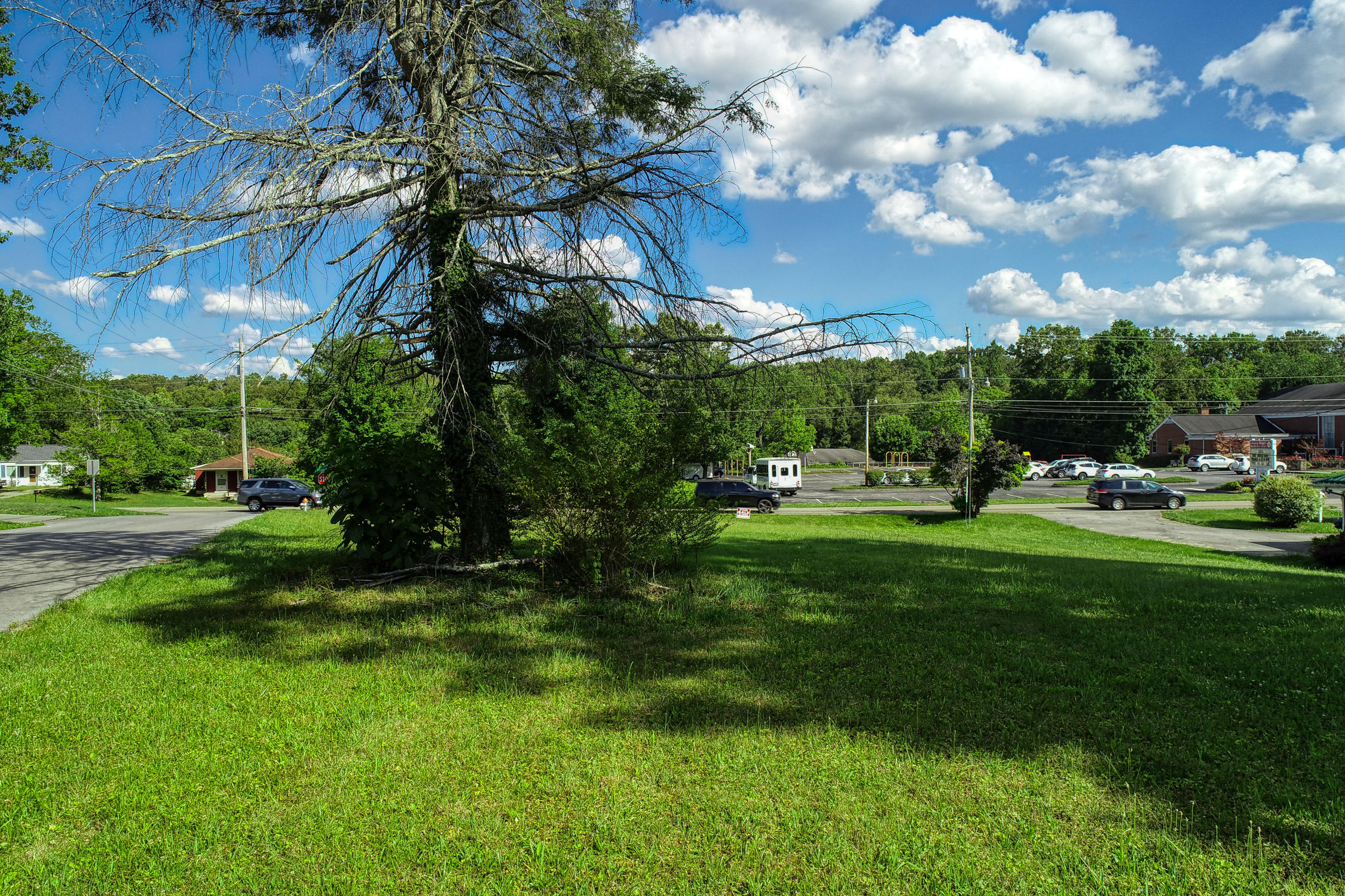 228 Colonial Heights Road, Unit 2 Kingsport, TN 37663 - Photo 11 of 15 Givens. 228 Colonial. Kpt MLSa (1 of 16