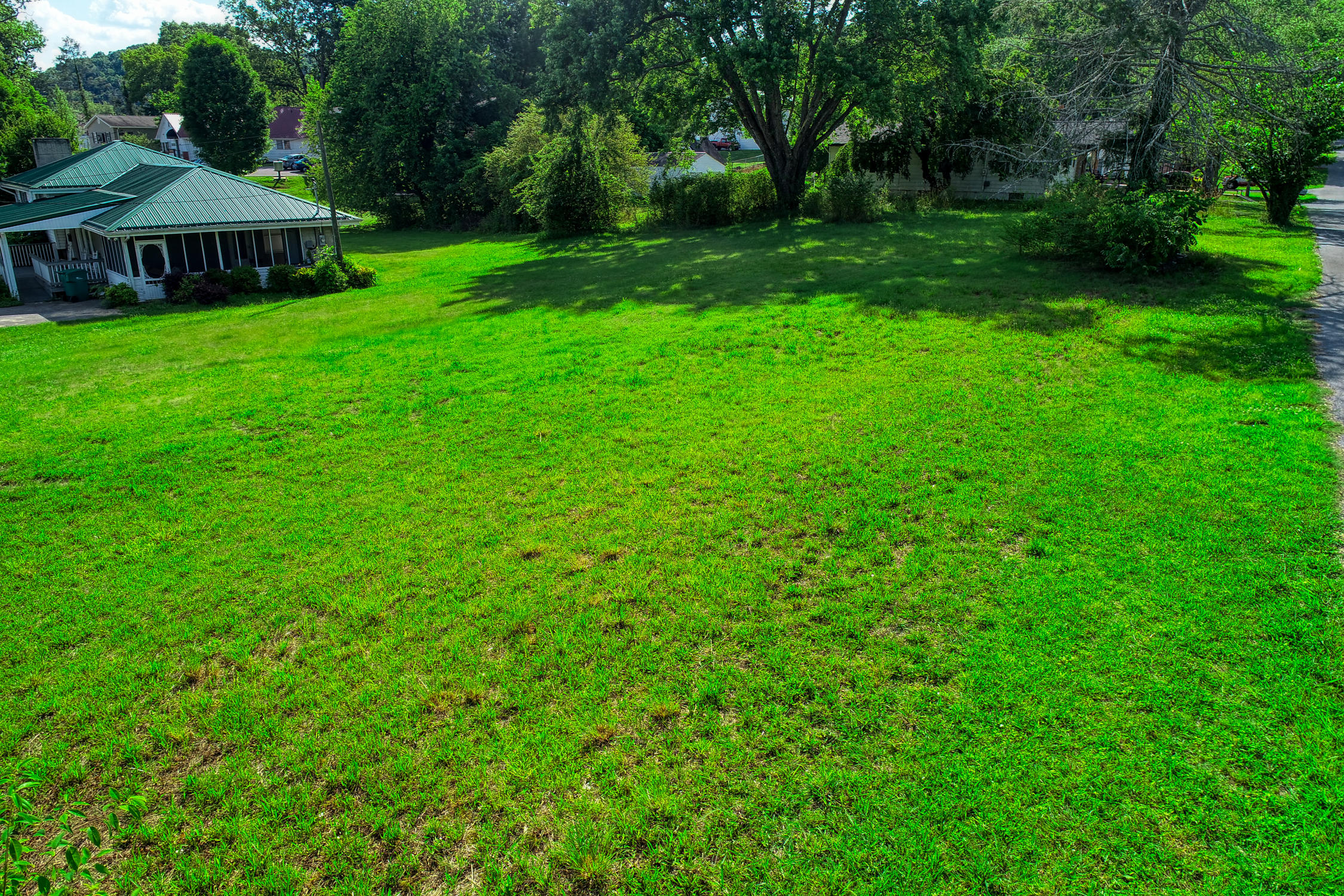 228 Colonial Heights Road, Unit 2 Kingsport, TN 37663 - Photo 13 of 15 Givens. 228 Colonial. Kpt MLSa (3 of 16