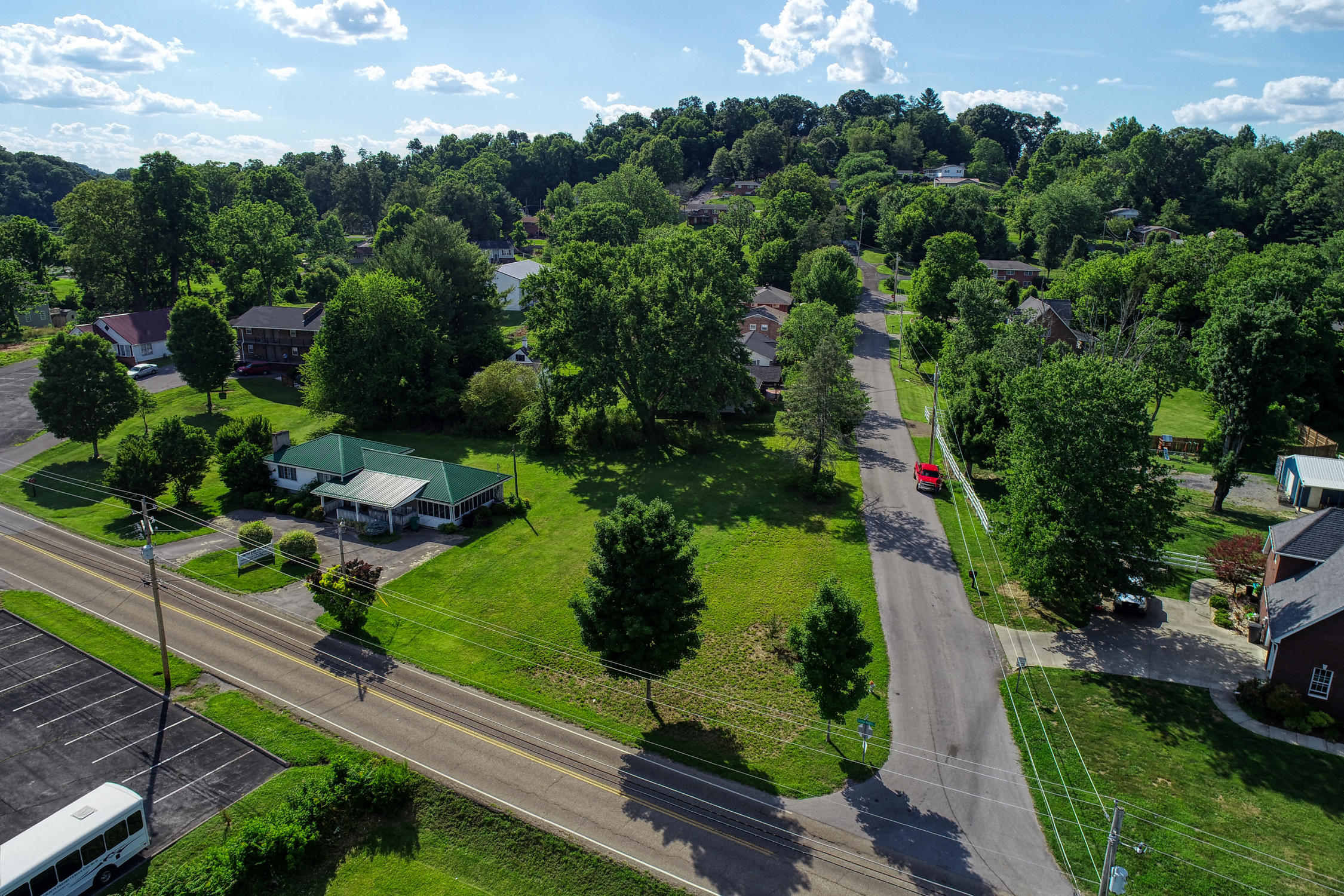 228 Colonial Heights Road, Unit 2 Kingsport, TN 37663 - Photo 9 of 15 Givens. 228 Colonial. Kpt MLSa (16 of 1