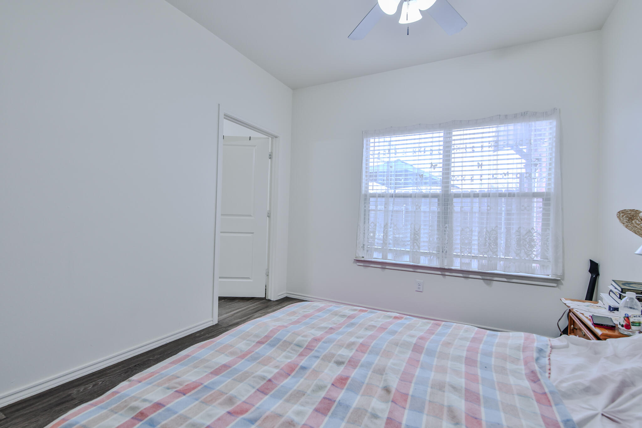 6902 20th Street Lubbock, TX 79407 - Photo 11 of 20 an empty room with a window